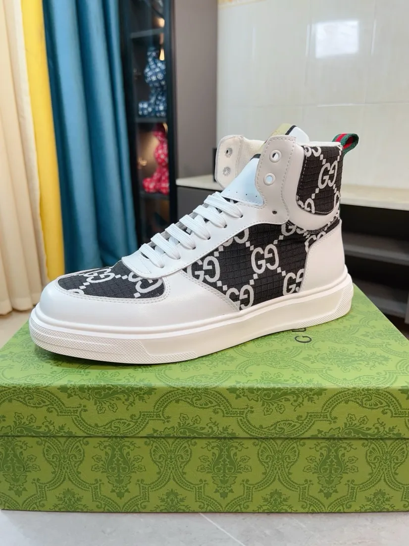 Men's shoes 💰440🌹🌹GUCCI [Gucci] New high-top men's shoes, a high-end brand, the latest fashionable casual men's shoes, trendy and versatile, relaxed and sporty style, uppers imported from Italy, first-layer cowhide, genuine leather lining, and ultra-fine workmanship. Original personalized fashionable rubber wear-resistant outsole, light and comfortable on the foot, size 38-44